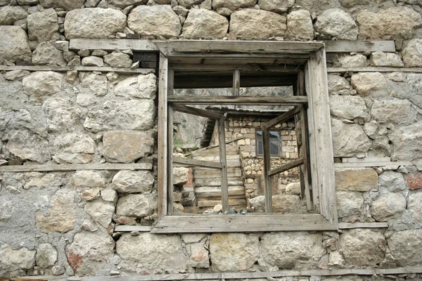 Oude Ruïne Houten Venster — Stockfoto