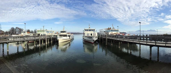 Panoramisch Zicht Ligplaats Voor Passagiers Schepen Chiemsee Beieren Duitsland — Stockfoto