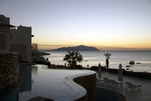 Yüzme havuzu ve deniz manzaralı lüks Hotel sunrise, Sharm el Sheikh, Mısır at Tiran Adası
