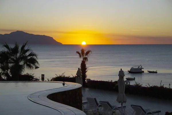 Yüzme havuzu ve deniz manzaralı lüks Hotel sunrise, Sharm el Sheikh, Mısır at Tiran Adası