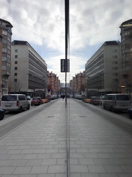 Pohled Ulici Vasagatan Okenním Odrazem Stockholm Švédsko — Stock fotografie