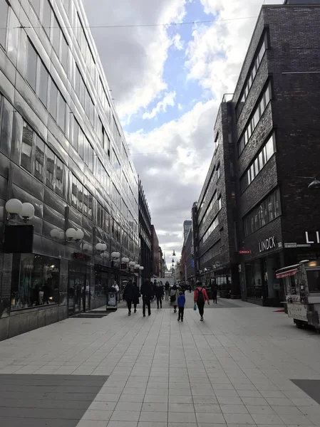 Stockholm Sveç Teki Drottninggatan Caddesinde Yürüyen Insanlar — Stok fotoğraf