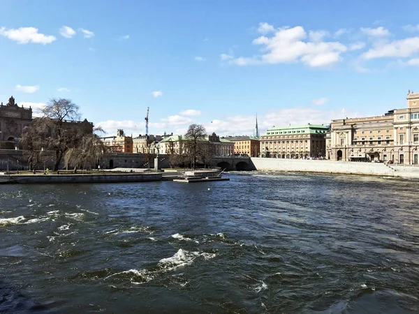 Θέα Στην Παλιά Πόλη Της Στοκχόλμης Μέσα Από Ποτάμι Σουηδία — Φωτογραφία Αρχείου