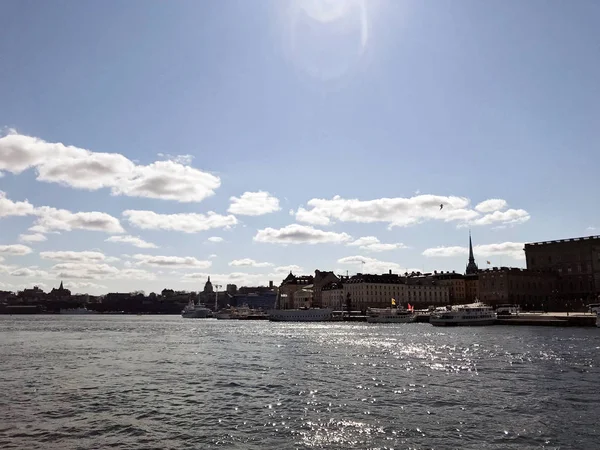 Una Vista Sobre Casco Antiguo Estocolmo Través Del Río Suecia — Foto de Stock
