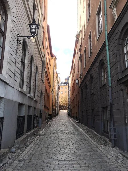 スウェーデン ストックホルムの歴史的中心部の通りの眺め — ストック写真
