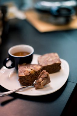 siyah kahve sabah kahve makinesi