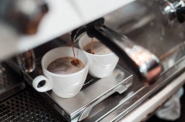 siyah kahve sabah kahve makinesi