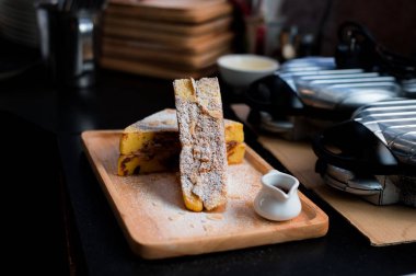 lezzetli ev yapımı kahvaltı tost beni mutlu bu gün