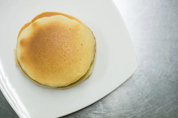 Hausgemachter Pfannkuchen Mit Bananen Und Zucker — Stockfoto