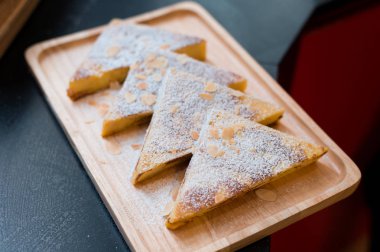 lezzetli ev yapımı kahvaltı tost beni mutlu bu gün