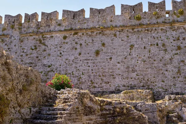 büyük antik duvar eski taş kale bir arka planı için