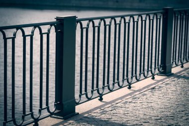 dolgu ve bir demir çit closeup su tek renkli sesi arka planı parçası