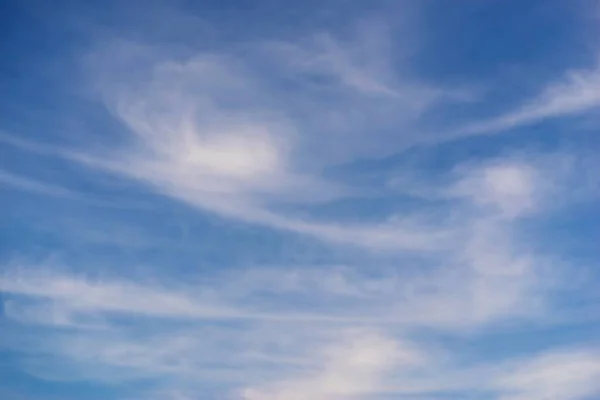 Streszczenie Tekstura Biały Chmury Pierzaste Światła Błękitne Niebo Dla Naturalnego — Zdjęcie stockowe