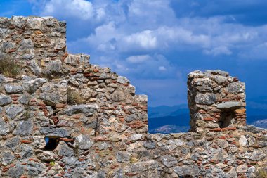 tahrip olmuş ve eski antik taş closeup gökyüzü arka planı Harabeleri