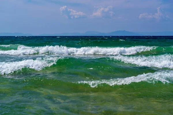 Mar Paisagem Costeira Surf Com Uma Onda Espuma Branca — Fotografia de Stock