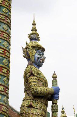 Dev Wat Phra Kaew veya adı resmen Wat Phra Si Rattana olarak