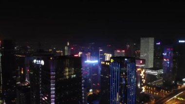 Shenzhen, Çin - aydınlatılmış şehir manzarası, şehir merkezi hava manzaralı gece videosu