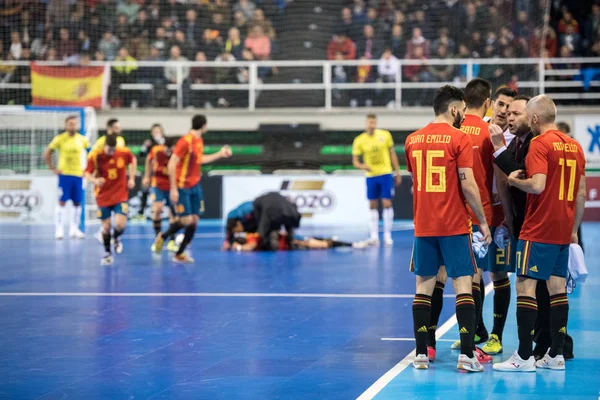 Overdekt footsal overeenkomen met de nationale teams van Spanje en Brazilië op het stadion paviljoen van Caceres — Stockfoto