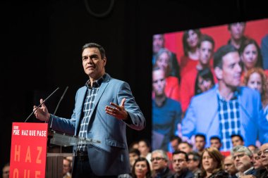 İspanya Başbakanı ve Psoe sonraki seçimlerde Pedro Sanchez Caceres bir parti konferansında aday.