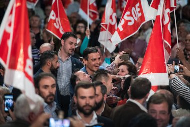 İspanya Başbakanı ve Psoe sonraki seçimlerde Pedro Sanchez Caceres bir parti konferansında aday.
