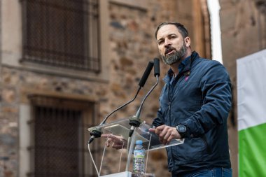 Aşırı sağ parti Vox lideri, Caceres Plaza de San Jorge düzenlenen mitingde yaptığı konuşmada.