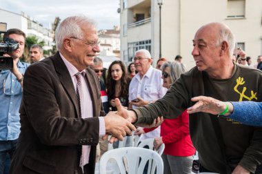 Josep Borrel, Avrupa seçimlerinde Psoe için aday, Caceres mitinginde onun varış.