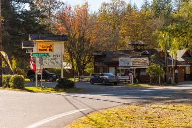Restoran The Eaery Glacier Peak Resort, Rockport yakın, Araçlar o ön kapı ile.