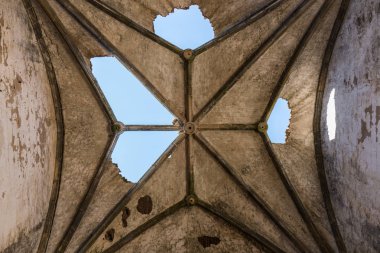 San Antonio de Padua, Garrovillas de Alconetar terk manastırGotik tonoz bozulması