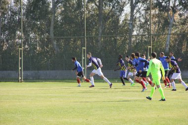 Antalya, Türkiye. 25 Aralık 2018. Açık bir stadyumda futbolcular için bir oturum eğitimi 