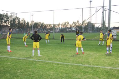 Antalya, Türkiye. 25 Aralık 2018. Açık bir stadyumda futbolcular için bir oturum eğitimi 