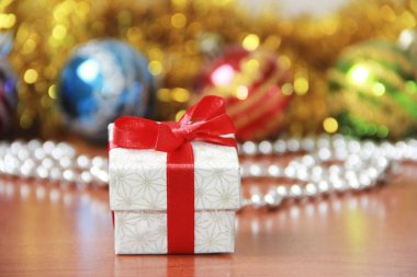 noel dekor ea yeni yıl tatili kırmızı yay ile hediye kutusu