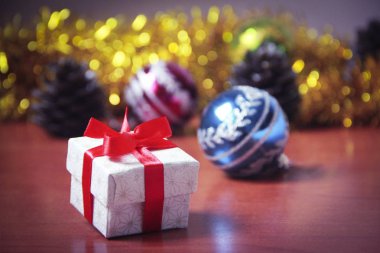 noel dekor ea yeni yıl tatili kırmızı yay ile hediye kutusu