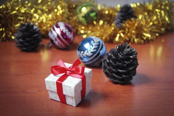 noel dekor ea yeni yıl tatili kırmızı yay ile hediye kutusu