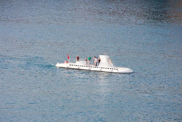 Antalya Turquía Septiembre 2019 Submarino Blanco Con Pasajeros Las Olas — Foto de Stock