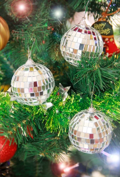 Navidad Juguetes Brillantes Bolas Árbol Para Nuevo Año Unas Vacaciones —  Fotos de Stock