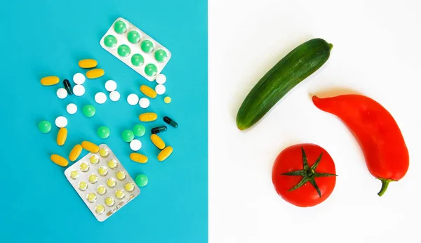 Medicamentos Tabletas Verduras Tomate Rojo Pimienta Pepino —  Fotos de Stock