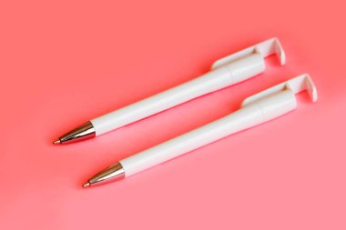 Kırtasiye, plastik beyaz kalem.