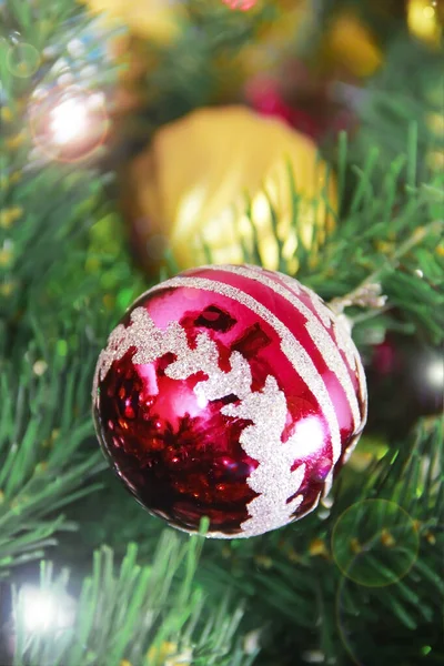 Colorido Brillante Navidad Juguetes Bolas Árbol Para Nuevo Año Vacaciones — Foto de Stock