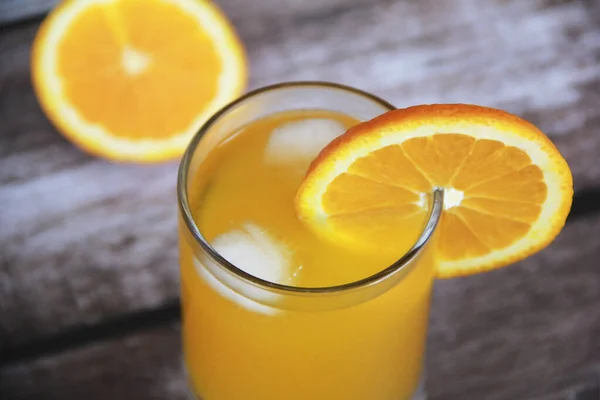 Natürliches Kaltes Orangengetränk Glas — Stockfoto