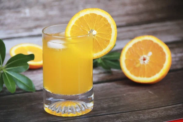 Bebida Naranja Fría Natural Vidrio —  Fotos de Stock