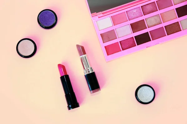 Decoratieve Cosmetica Lippenstift Palet Met Veelkleurige Schaduwen — Stockfoto