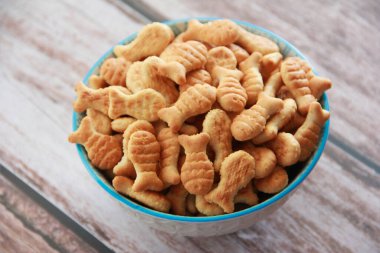 Balık şeklinde yenebilir kuru kurabiyeler.