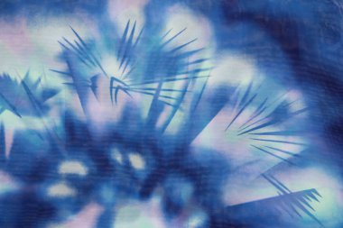 Batik desenli sentetik mavi kumaş