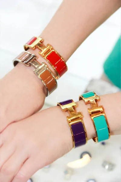 Pulseras Joyería Para Mujer Con Piedra Preciosa —  Fotos de Stock