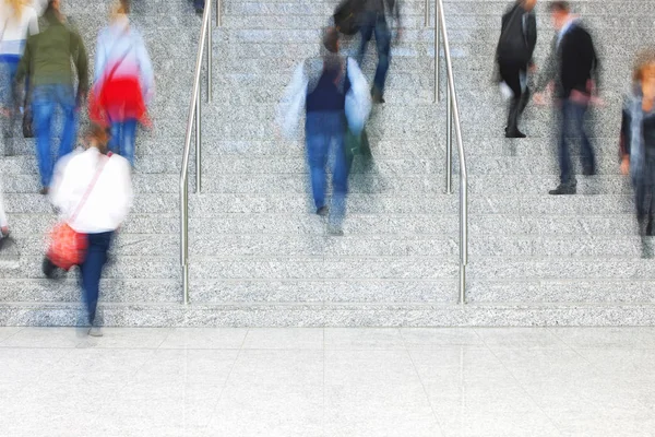 Pessoas Caminhando Escadas Movimento Blur — Fotografia de Stock