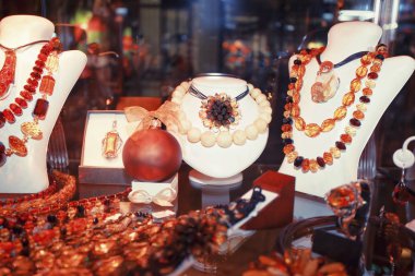 Baltık Amber, takı koleksiyonu
