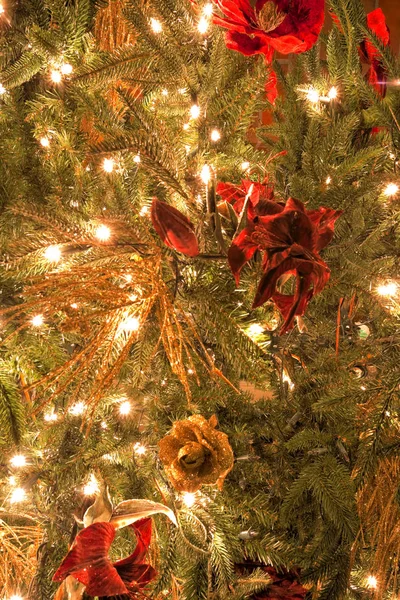 Weihnachtsbaum Goldschmuck — Stockfoto