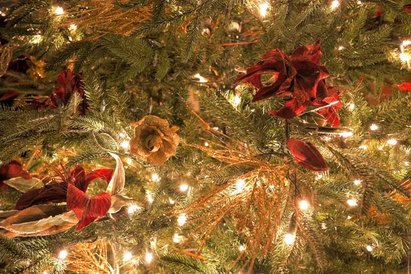 Weihnachtsbaum Goldschmuck — Stockfoto