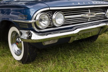 Dornbirn, Avusturya, 12 Haziran 2011: ön bir Chevrolet eski model araba detay