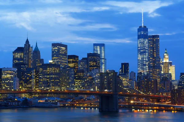 Skyline Nueva York Con Puente Brooklyn Por Noche Fotos De Stock